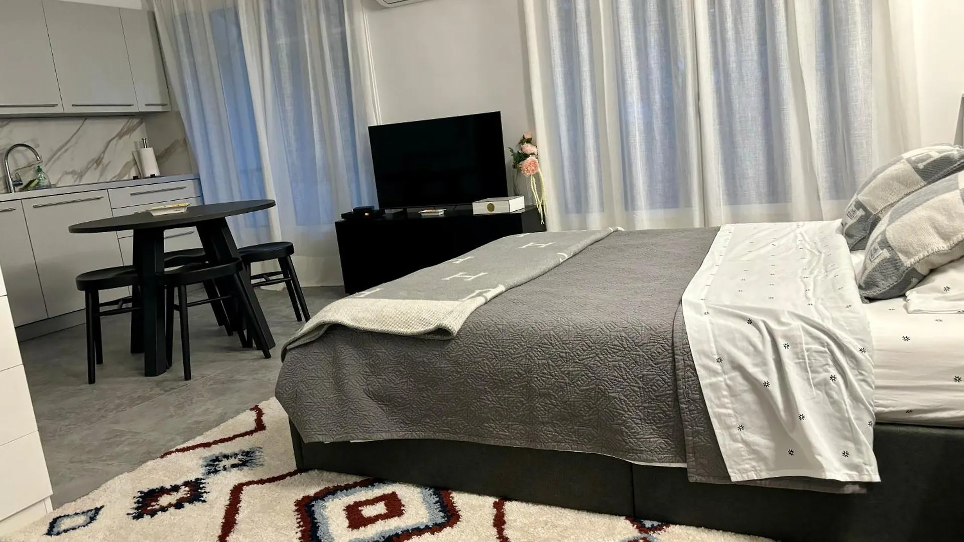 Studio Near Monaco Sea View Balcony Roquebrune-Cap-Martin 0*,  France